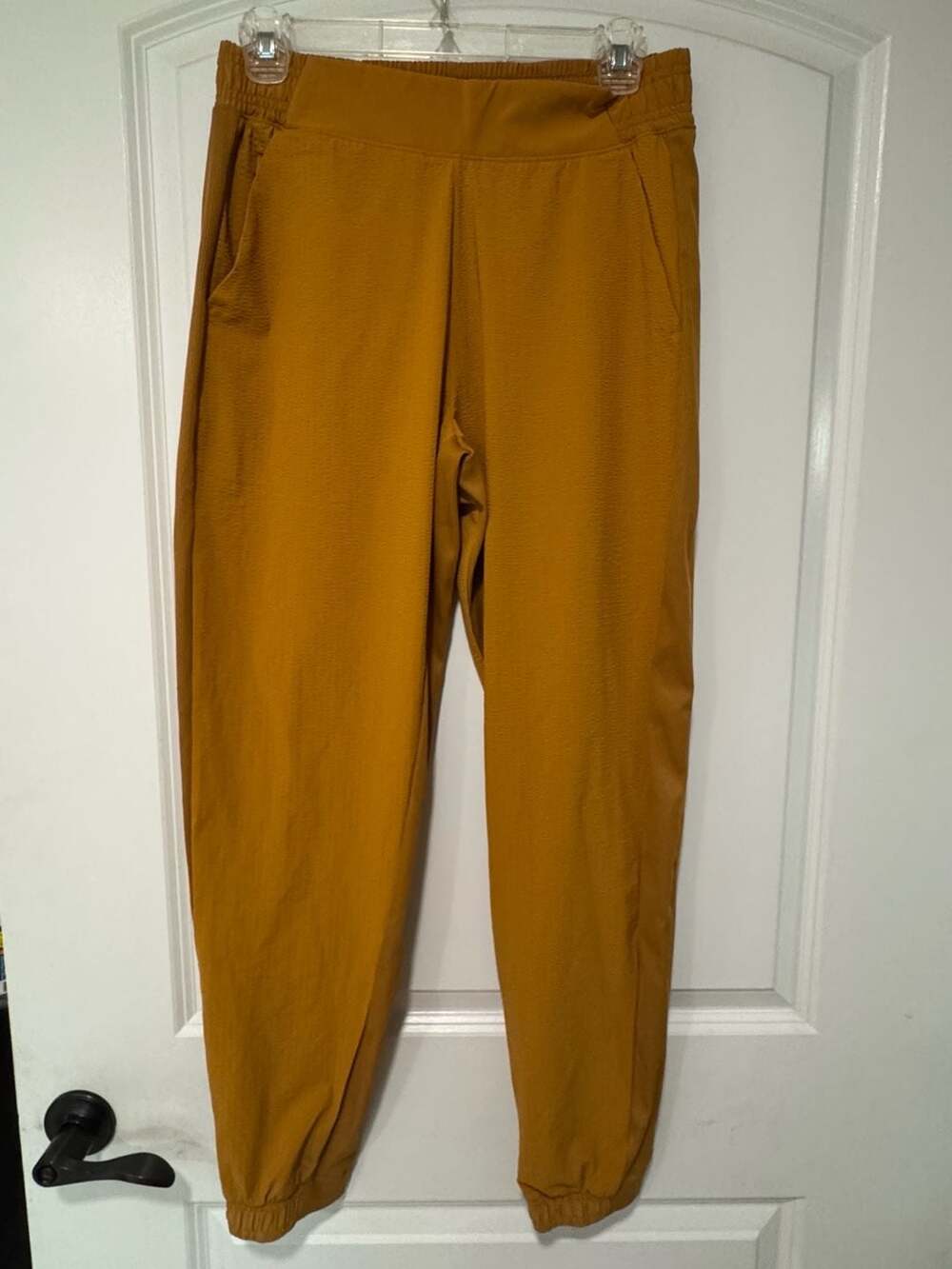 Athleta Textured Brooklyn Jogger Mustard Gold Travel Pants Women’s Size 2